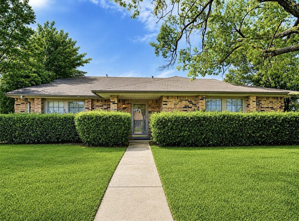 2821 Carnaby Lane, Flower Mound, TX 75028 — photo 1