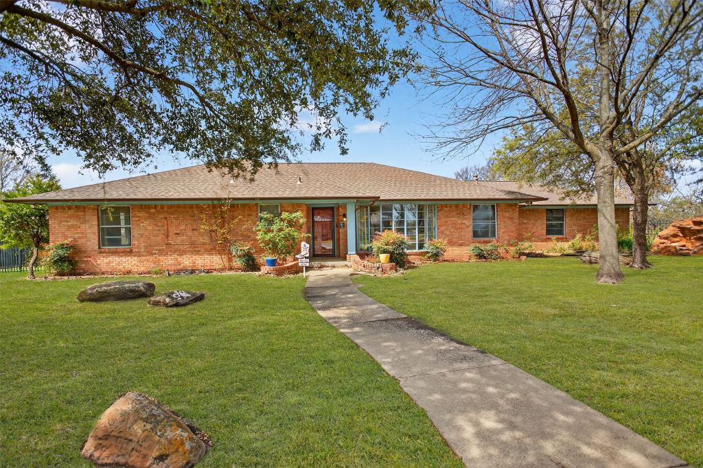 902 S Alamo Road, Rockwall, TX 75087 — photo 1
