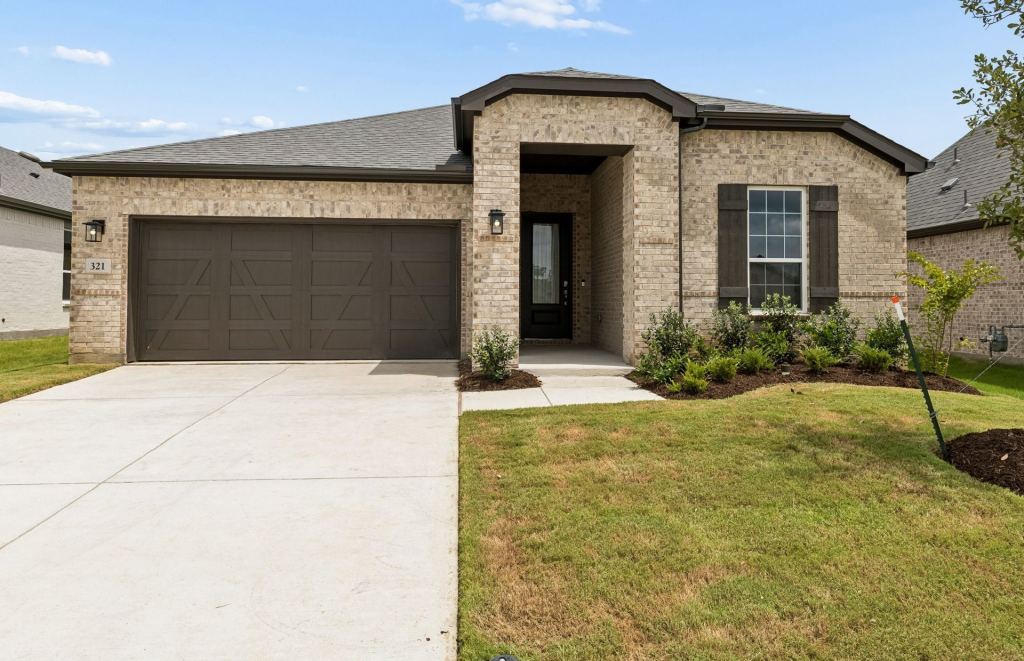 321 Cloverdale Lane, McKinney, TX 75071 — photo 1