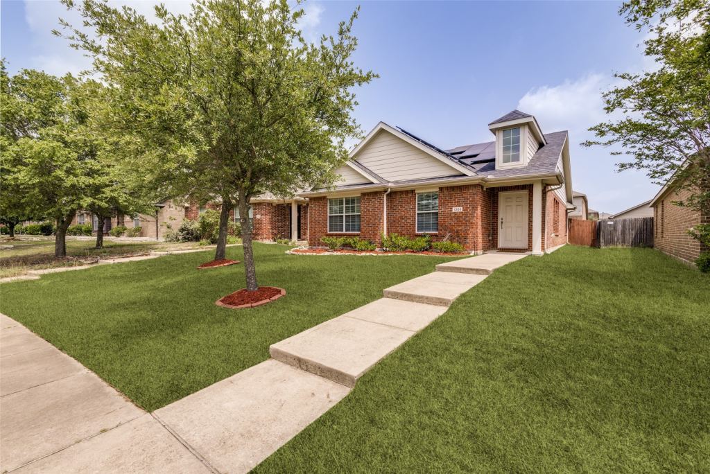 1308 Honeywood Lane