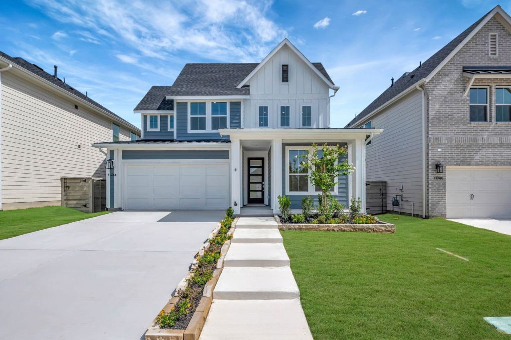 11744 Edgewood Drive, Justin, TX 76247 — photo 1