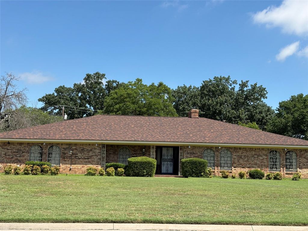 1210 W Westhill Drive, Cleburne, TX 76033 — photo 1