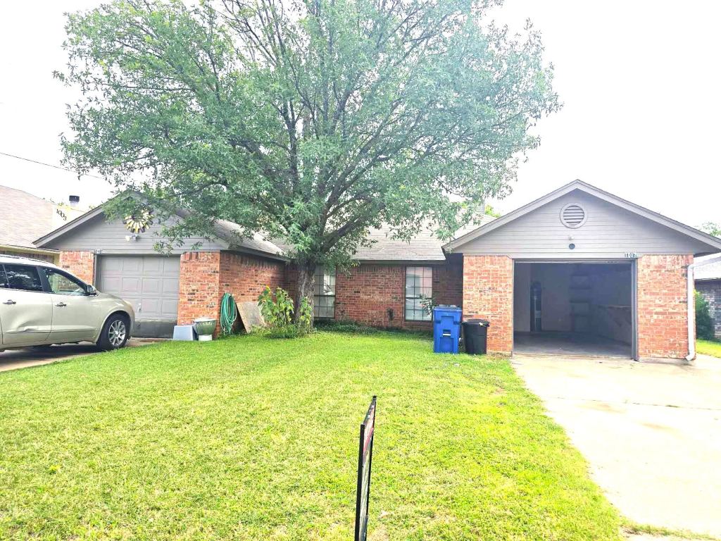 1007 Mitchell Lane, Burleson, TX 76028 — photo 1