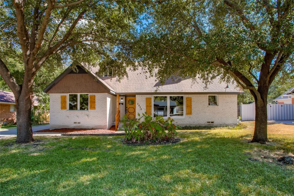 2828 Larkspur Lane, Dallas, TX 75233 — photo 1