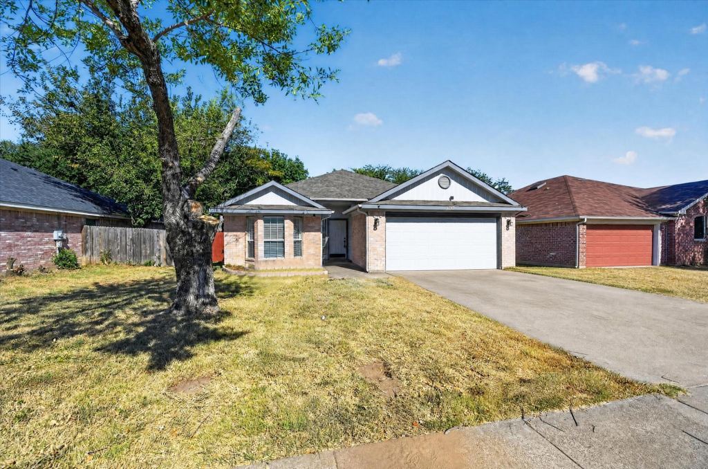 1137 Darren Drive, Burleson, TX 76028 — photo 1