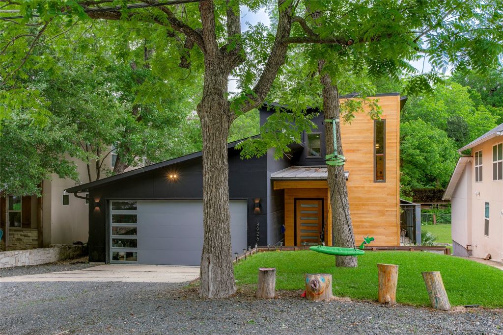 8926 Groveland Drive
