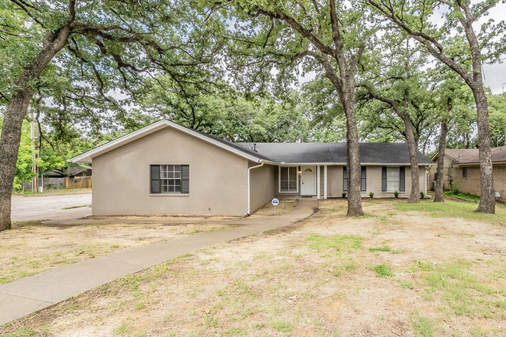 1412 Oxford Street, Arlington, TX 76013 — photo 1