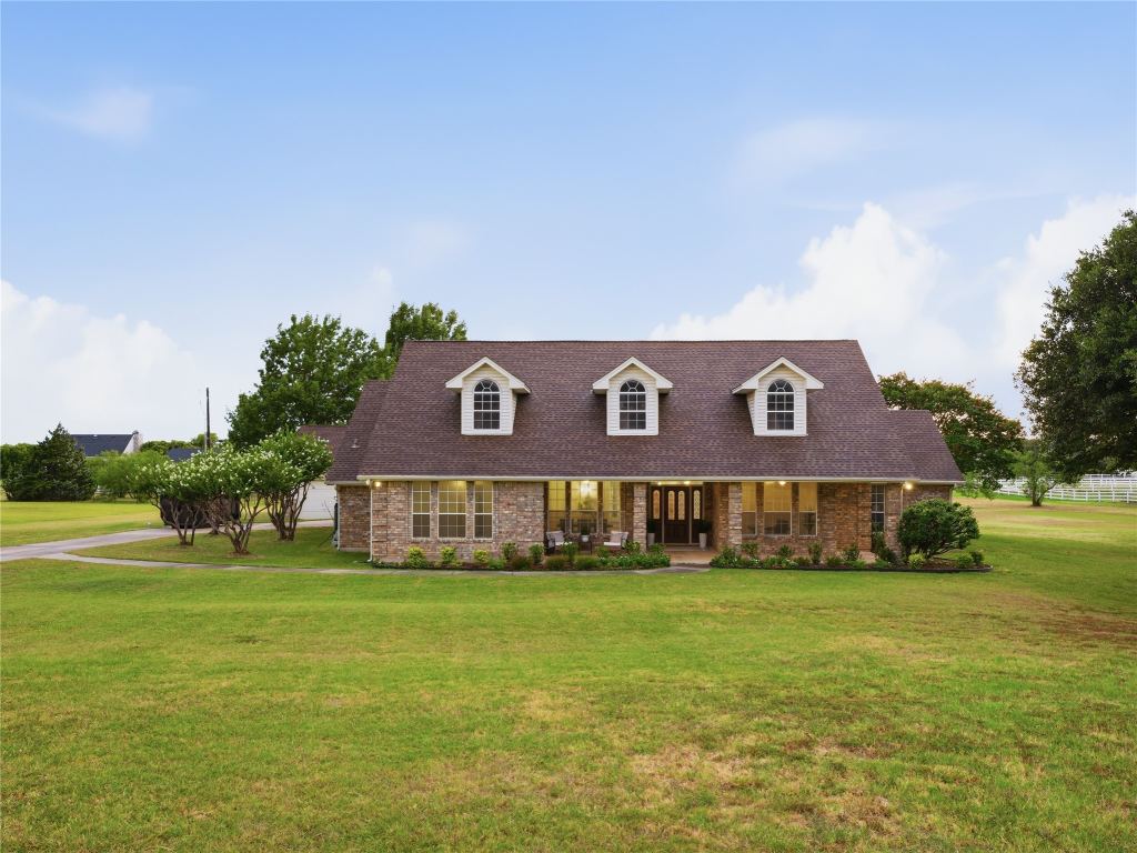 902 W Pioneer Circle, Argyle, TX 76226 — photo 1