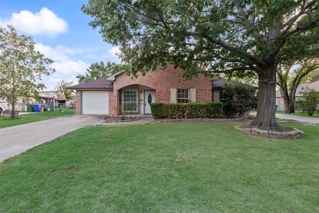 203 Creekstone Court, Seagoville, TX 75159 — photo 1