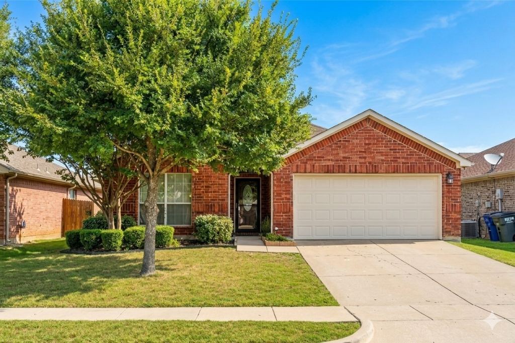 2029 Sunny Side Drive, Little Elm, TX 75068 — photo 1