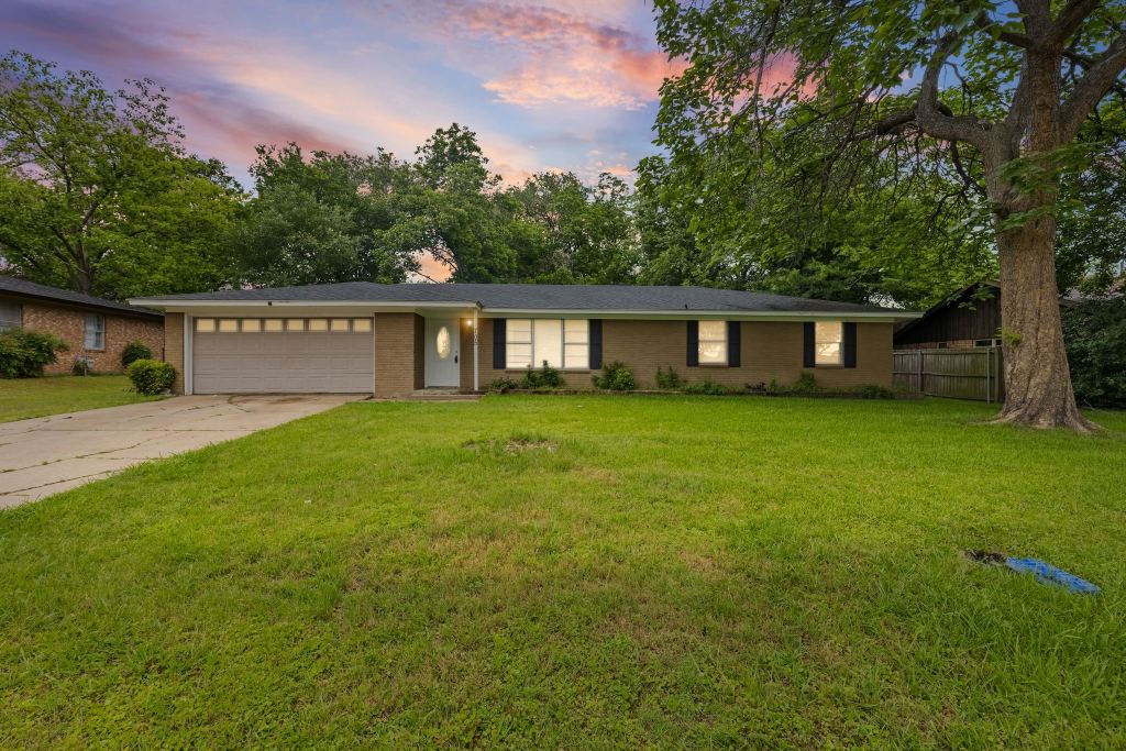 705 Plano Street, Sulphur Springs, TX 75482 — photo 1