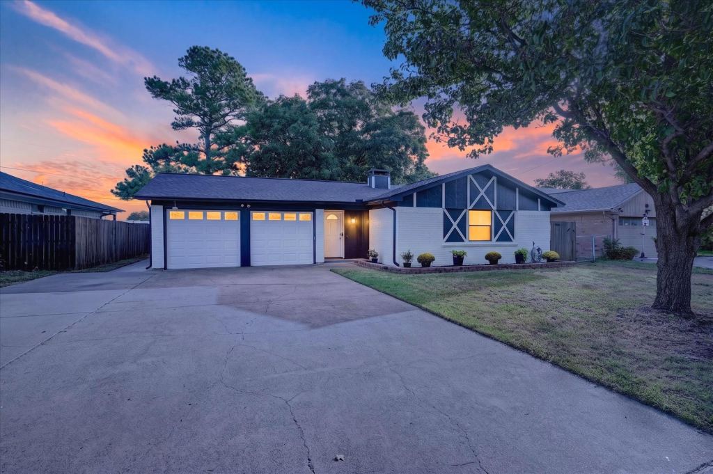 728 Douglas Street, Burleson, TX 76028 — photo 1