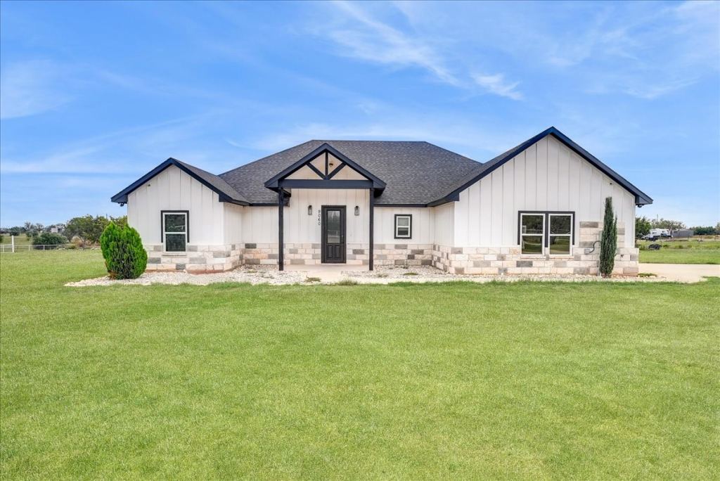 9060 Mitchell Bend Court, Granbury, TX 76048 — photo 1