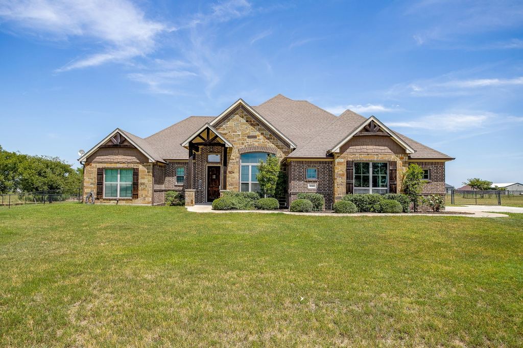 8341 County Road 201a, Grandview, TX 76050 — photo 1