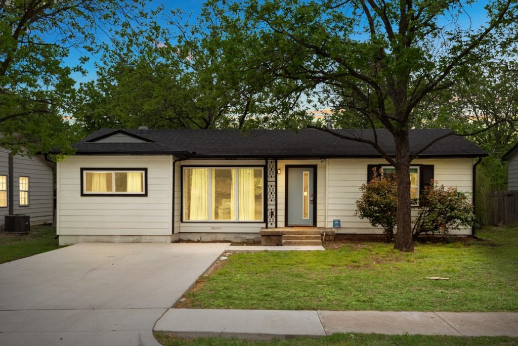2321 Muret Street, Irving, TX 75062 — photo 1