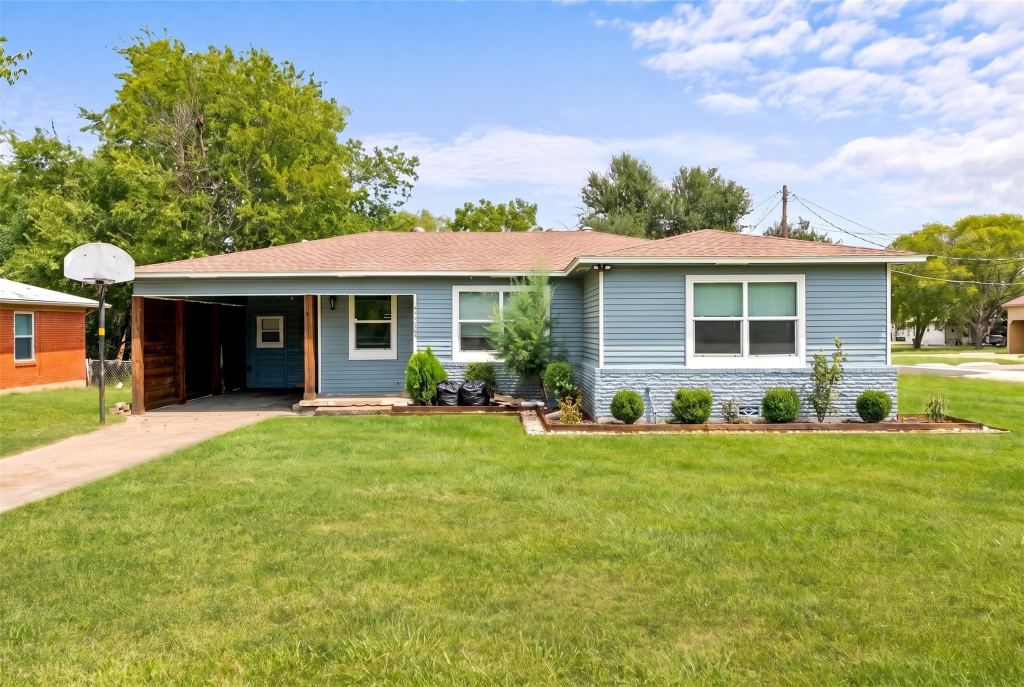 3202 Mitchell Street, Greenville, TX 75402 — photo 1