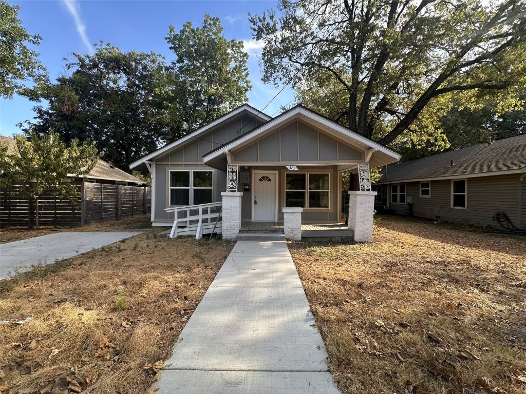 327 Egan Street, Denton, TX 76201 — photo 1