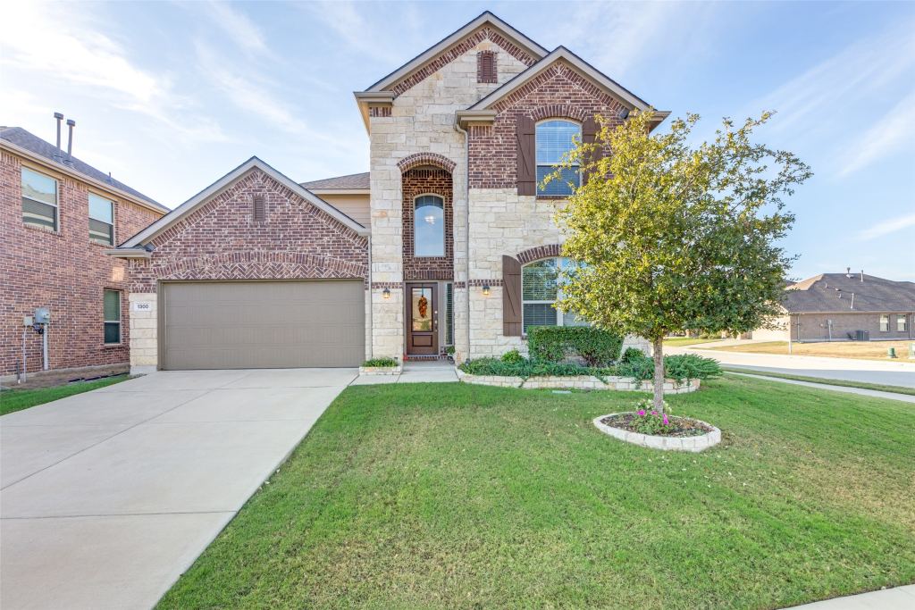 1300 Lake Grove Drive, Little Elm, TX 75068 — photo 1