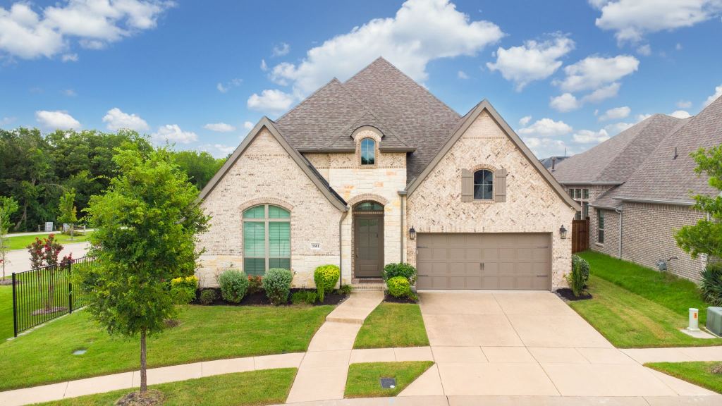 1601 Cygnet Court, Van Alstyne, TX 75495 — photo 1
