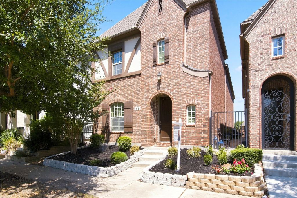 720 Northwood Drive, Flower Mound, TX 75022 — photo 1