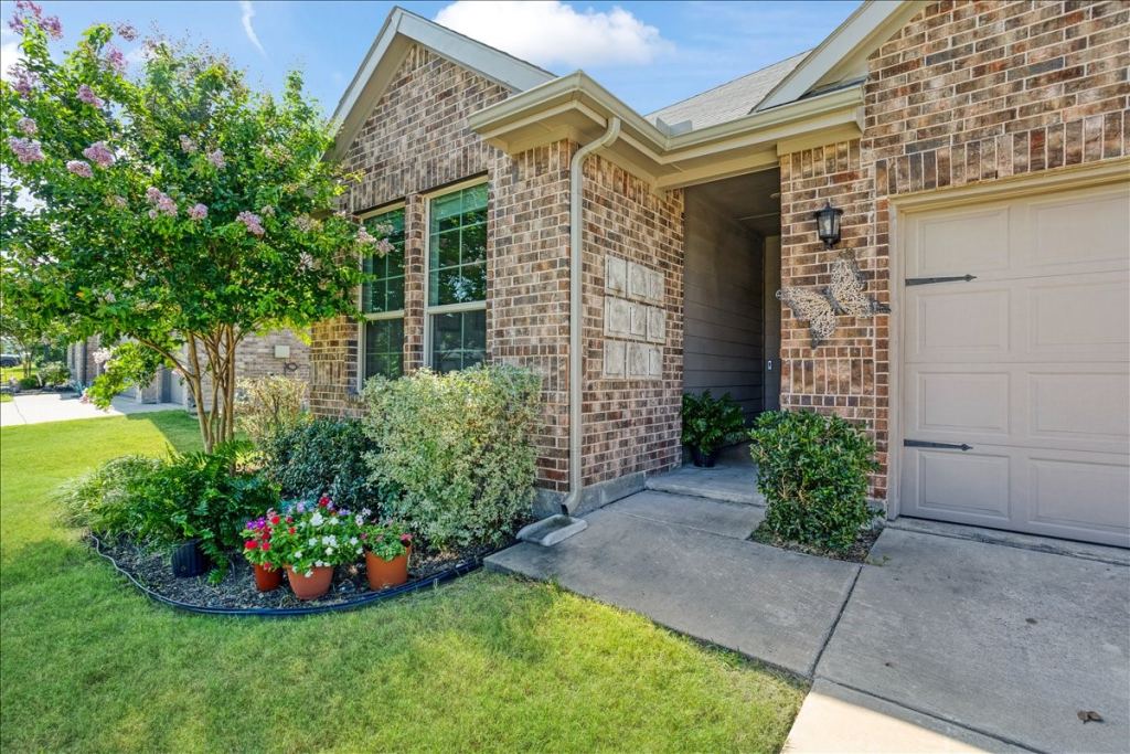505 Vawter Drive, Van Alstyne, TX 75495 — photo 1