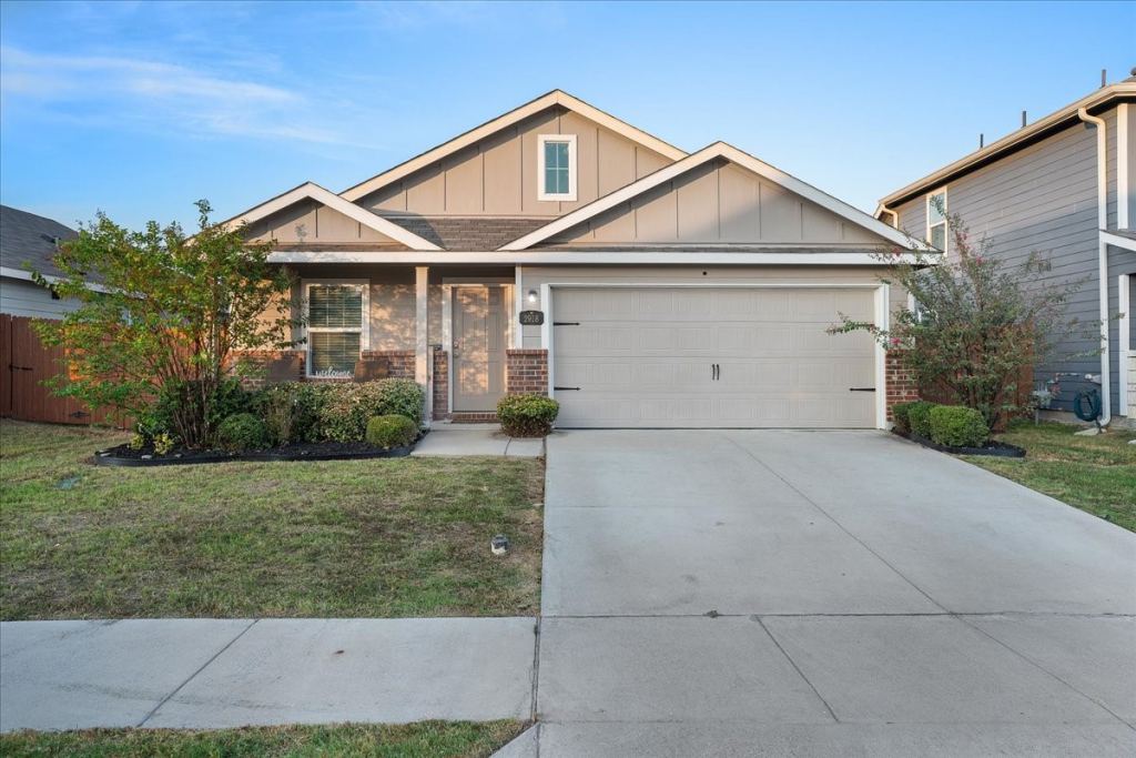 2918 Acacia Drive, Heartland, TX 75126 — photo 1