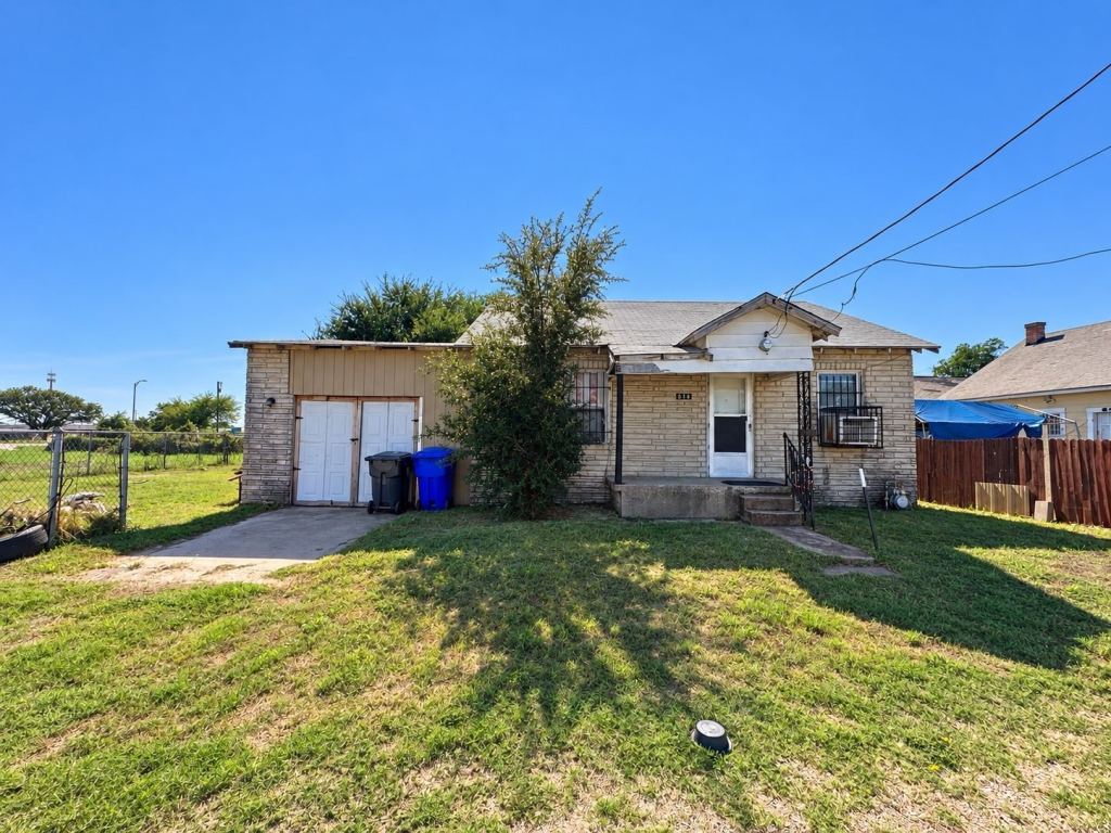 207 E Church Street, Waco, TX 76704 — photo 1