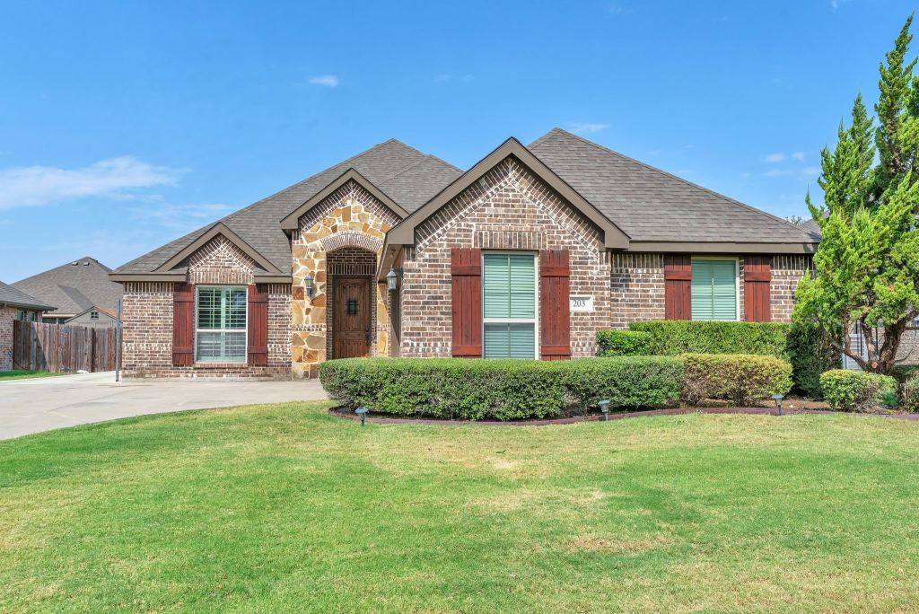 203 Cambridge Street, Waxahachie, TX 75165 — photo 1