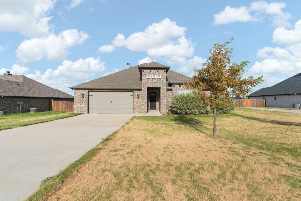 125 Treys Way, Godley, TX 76044 — photo 1