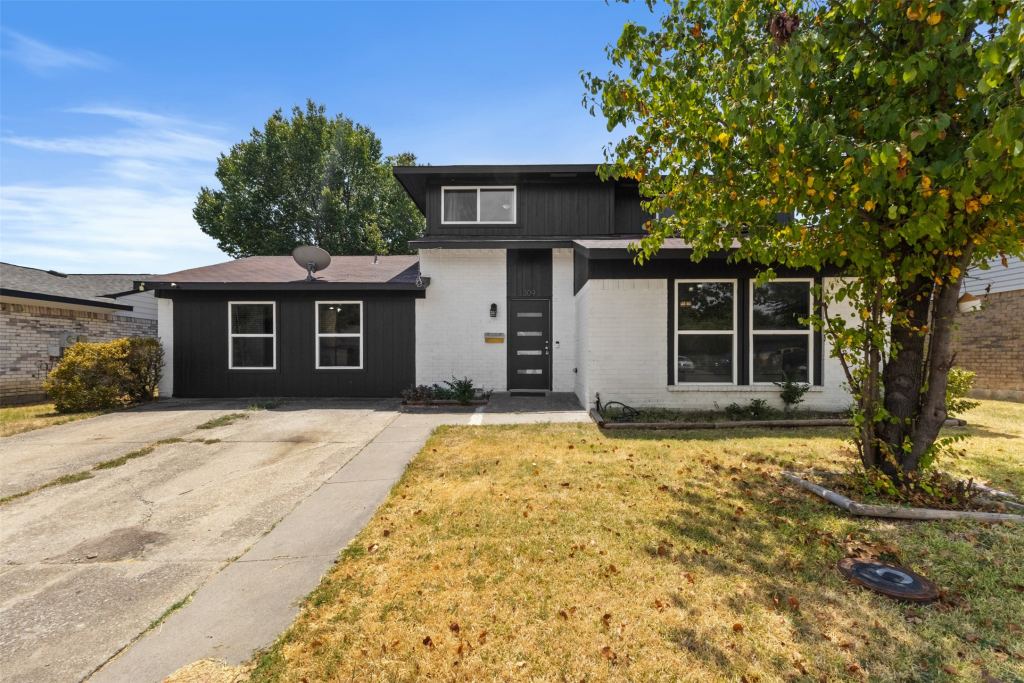 1309 Glenwood Street, Grand Prairie, TX 75052 — photo 1