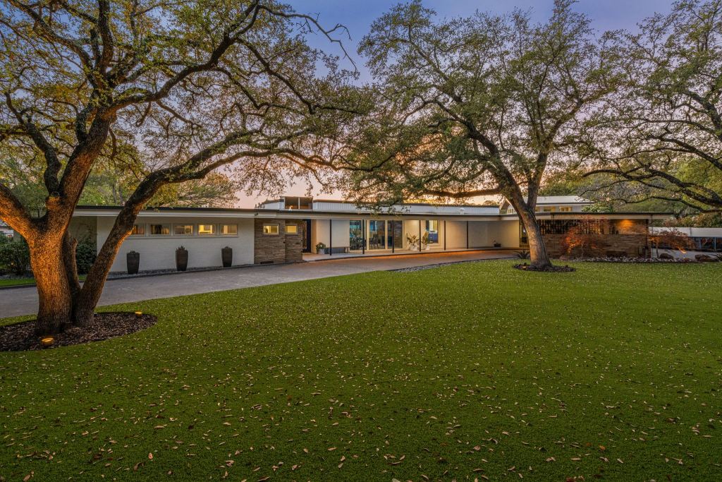4400 Ridgehaven Road, Fort Worth, TX 76116 — photo 1