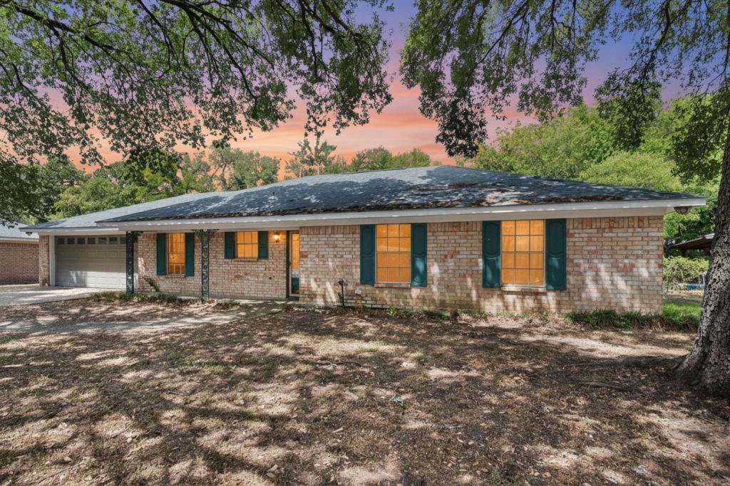 316 Fairmont Avenue, Corsicana, TX 75110 — photo 1