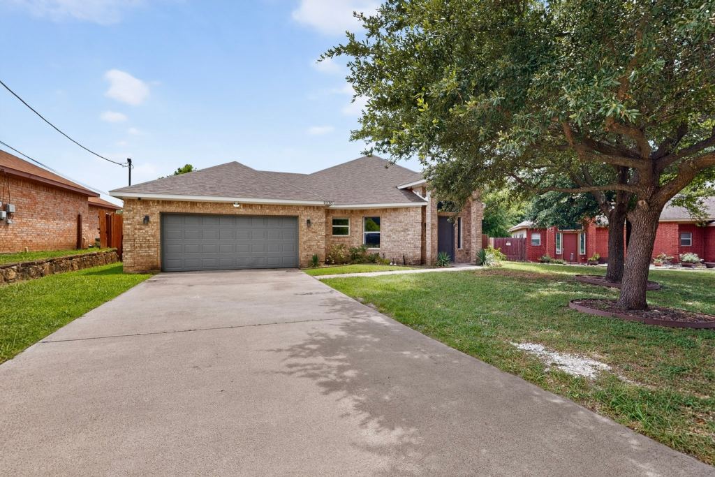 2230 Larry Drive