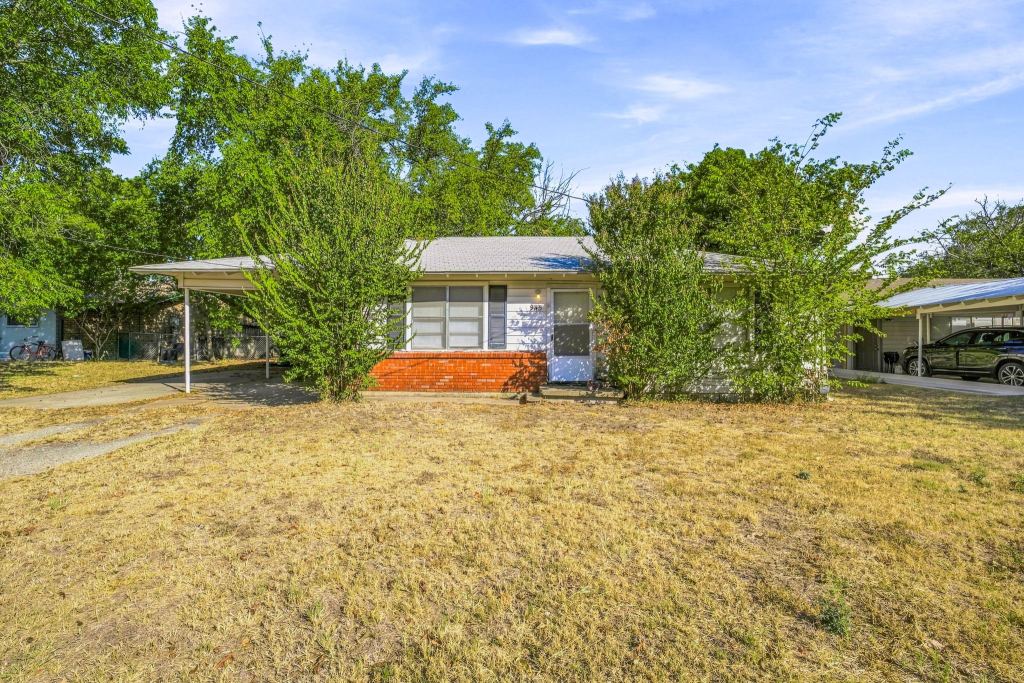 945 W Park Street, Stephenville, TX 76401 — photo 1