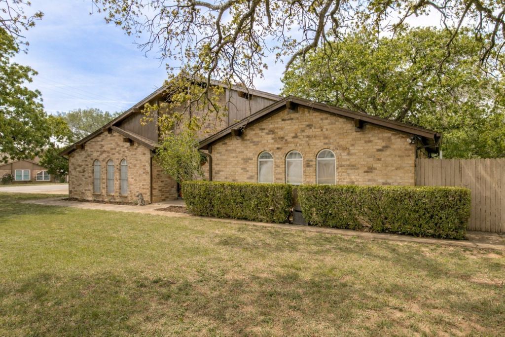 6917 Smithfield Road, North Richland Hills, TX 76182 — photo 1