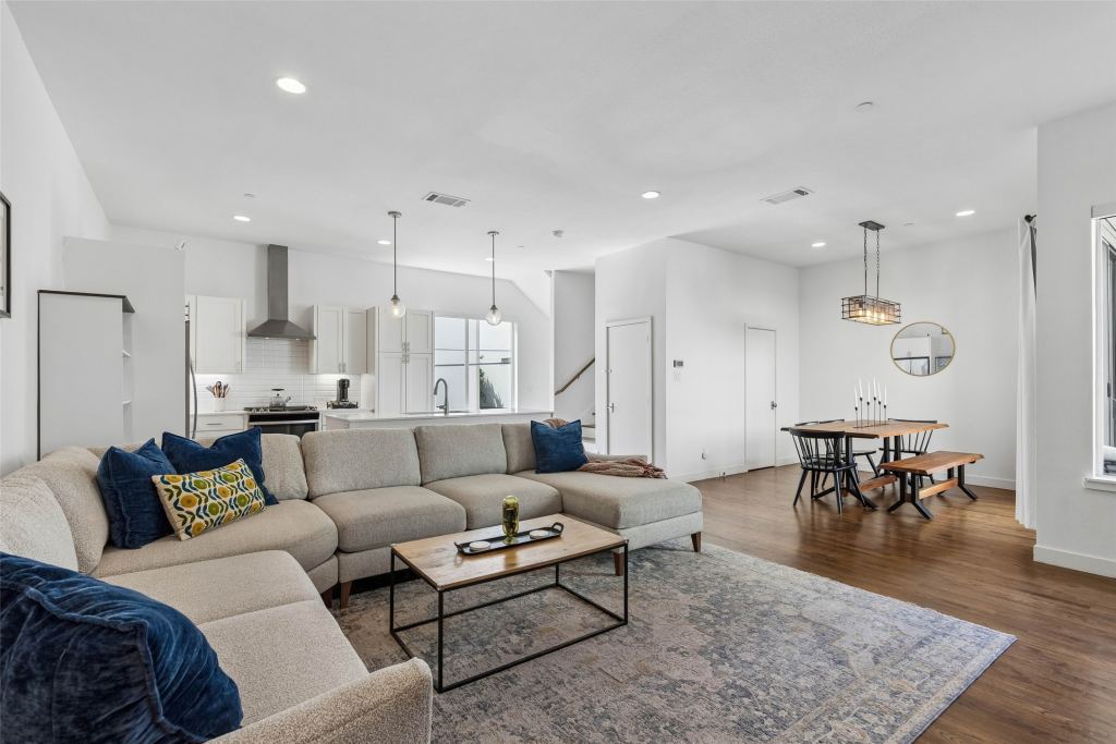 2115 Bennett Avenue 30, Dallas, TX 75206 — photo 1