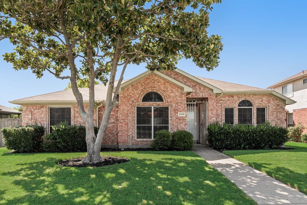 2704 Crooked Creek, Mesquite, TX 75181 — photo 1