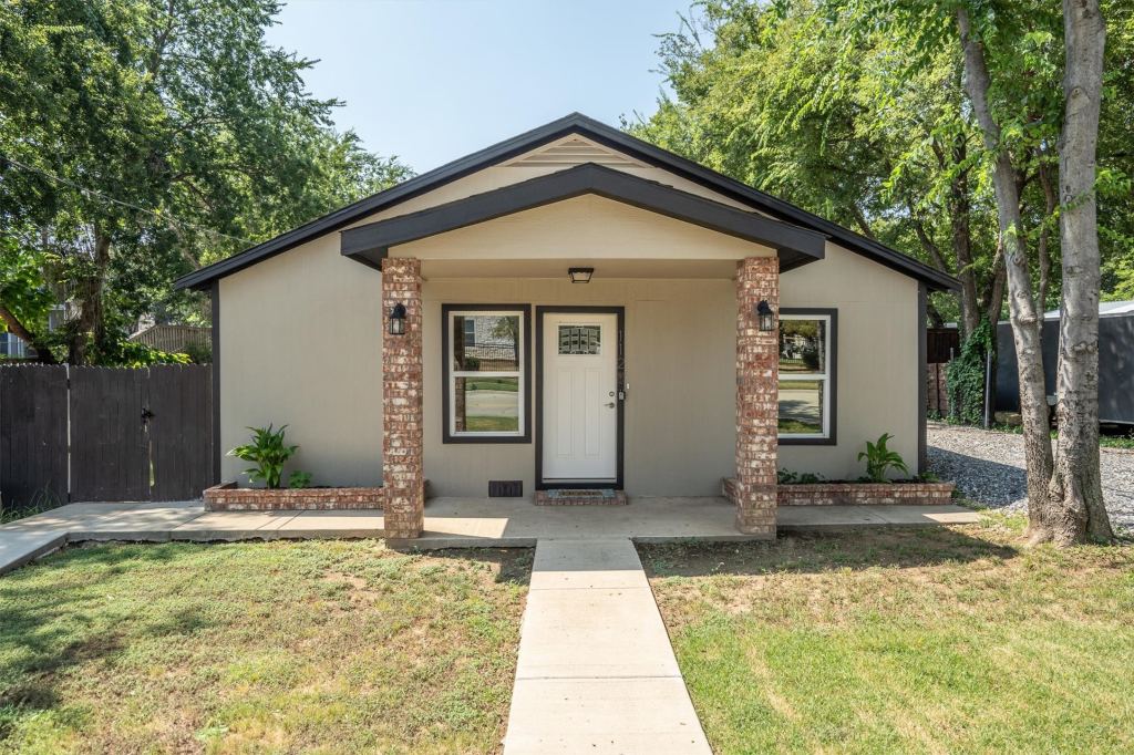 112 Inman Street, Denton, TX 76205 — photo 1