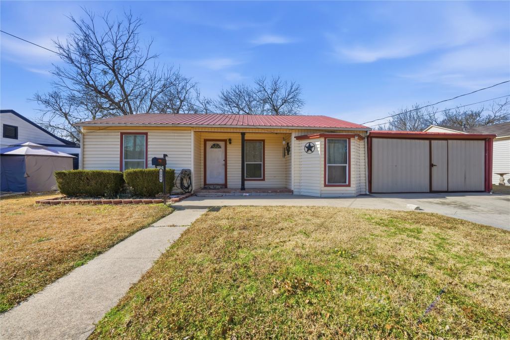 3906 Henderson Street, Greenville, TX 75401 — photo 1