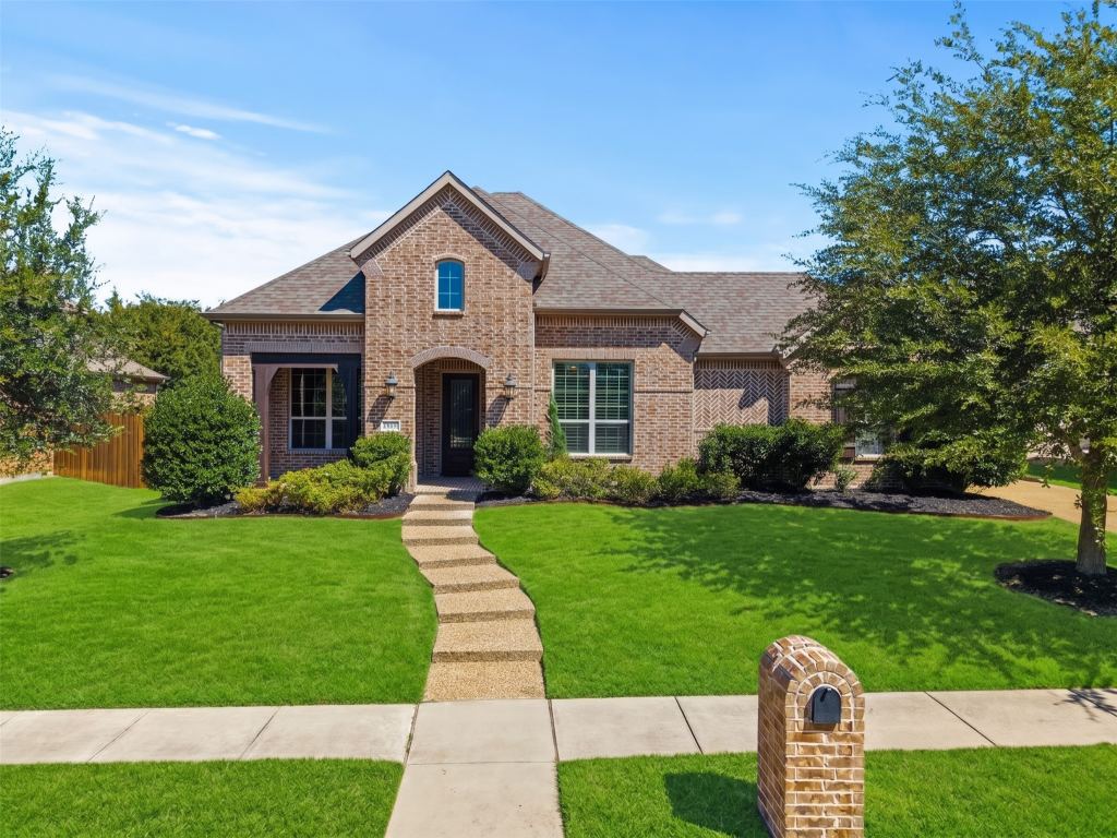 1021 White Crest Lane