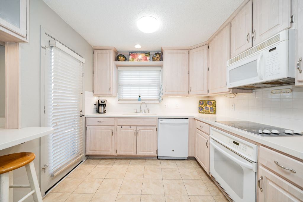 5335 Bent Tree Forest Drive 170, Dallas, TX 75248 — photo 1