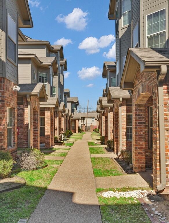 1701 S 12th Street 1204, Waco, TX 76706 — photo 1