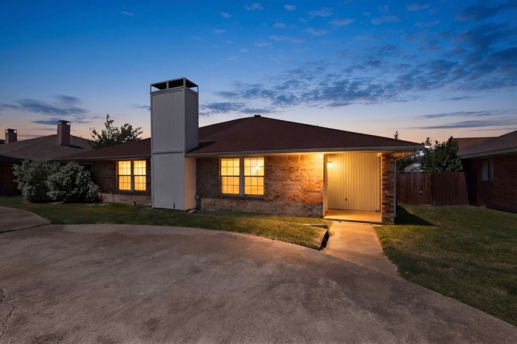 9693 Windy Ridge Road, Frisco, TX 75033 — photo 1