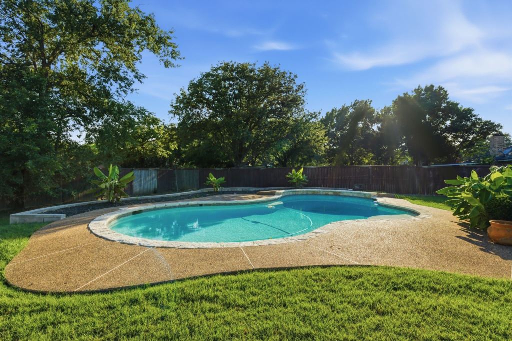 8516 Crestview Drive, North Richland Hills, TX 76182 — photo 1