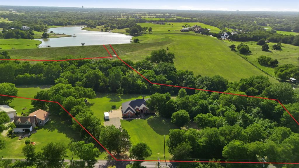 510 Saralvo Road, Midlothian, TX 76065 — photo 1
