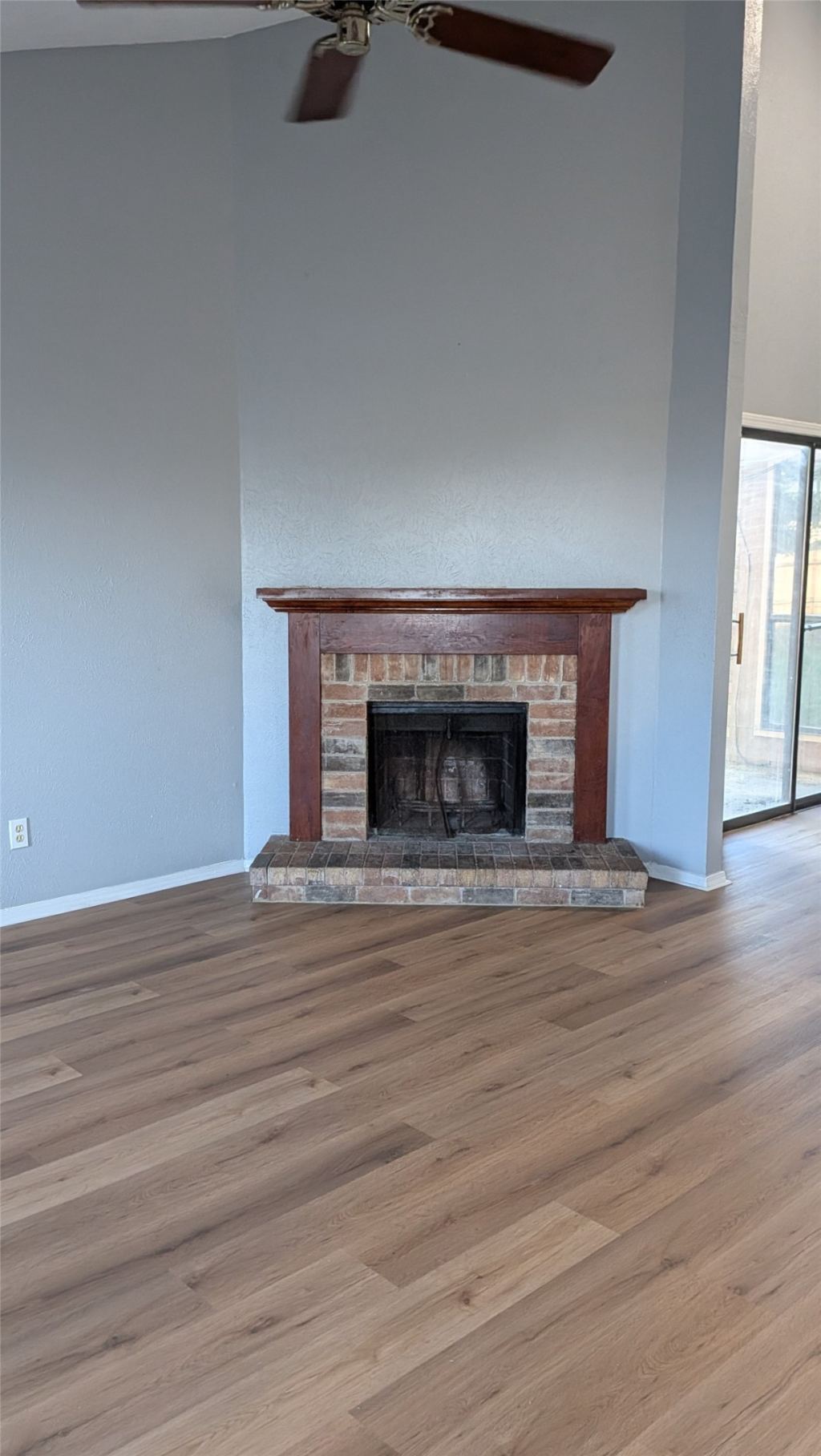 450 E Belt Line Road, Cedar Hill, TX 75104 — photo 1