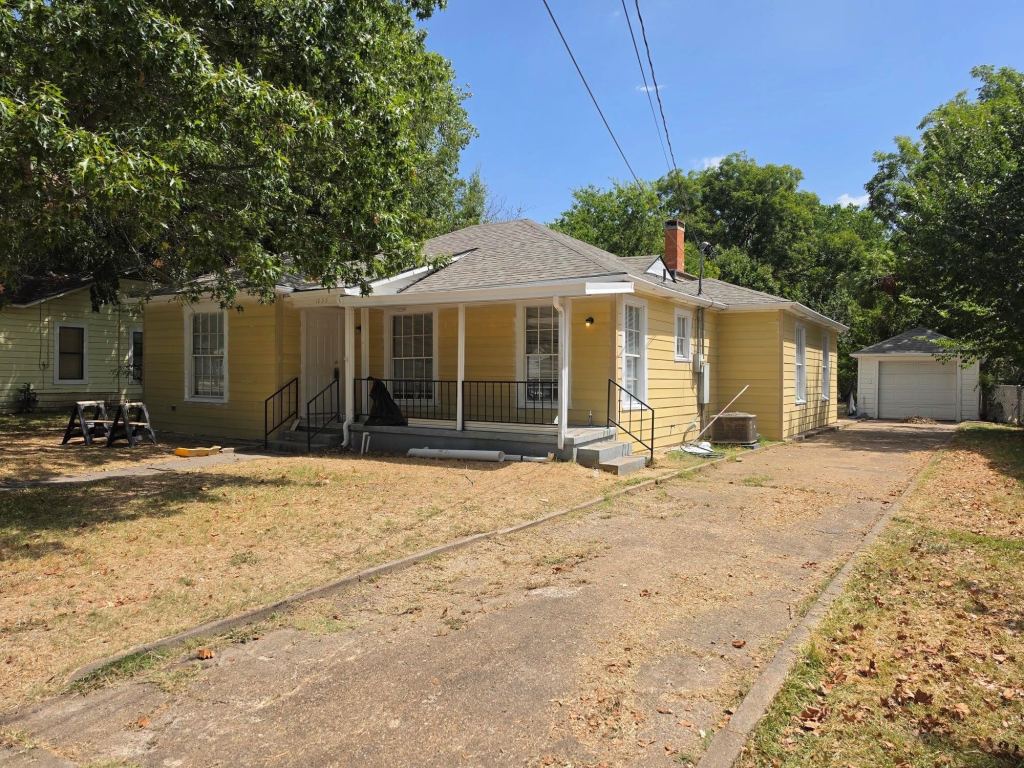 1033 N Lockhart Street, Sherman, TX 75092 — photo 1