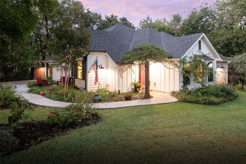 1600 W Day Street, Denison, TX 75020 — photo 1