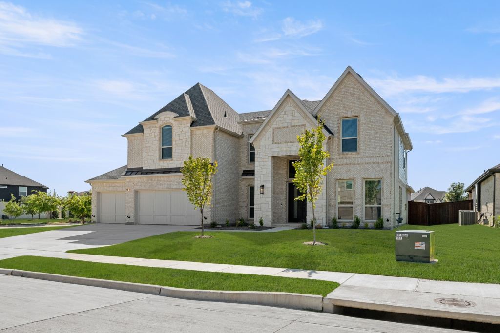 2549 Baypoint Drive, Grand Prairie, TX 75054 — photo 1