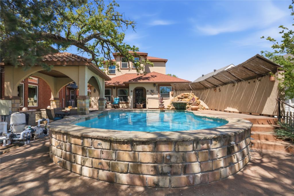 108 Marina View Court, Weatherford, TX 76087 — photo 1
